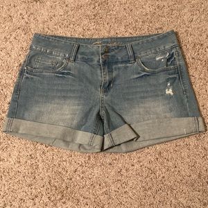 dELiA*s | light wash midi shorts